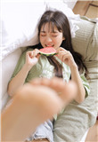 行走中的鸡毛掸子
