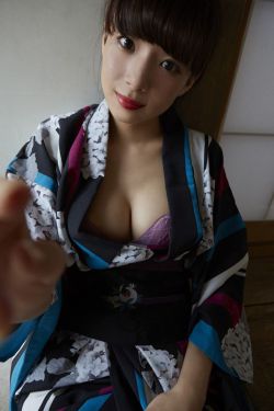 向天真的女孩投降